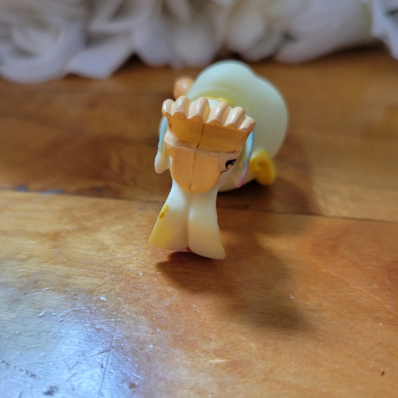 Littlest Pet Shop LPS #1452 Cockatoo Bird White Yellow Blue Eyes 2006 - Picture 11 of 12